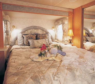 HitchHiker II Deluxe interior photo